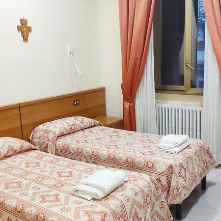 Bed and Breakfast Suore Concezioniste Missionarie - Carmen Salles Roma Экстерьер фото