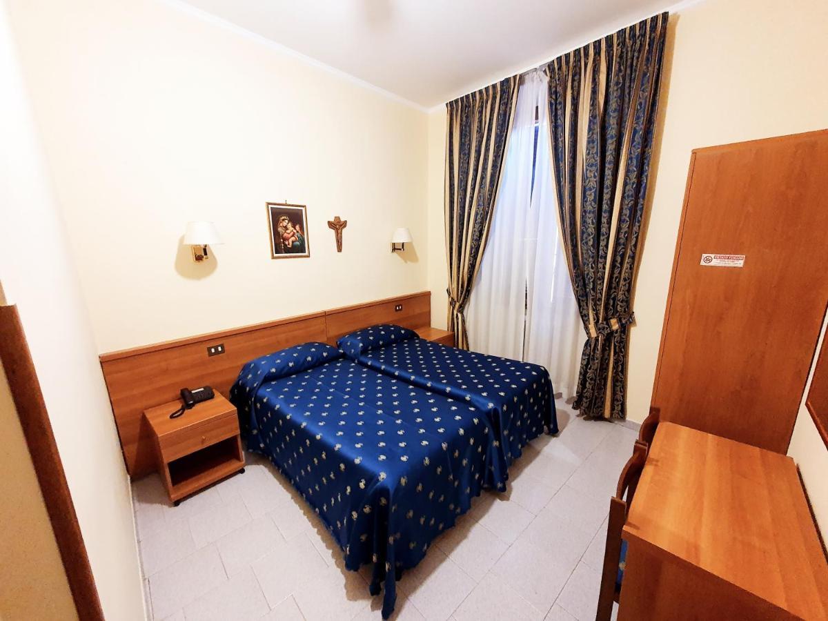 Bed and Breakfast Suore Concezioniste Missionarie - Carmen Salles Roma Экстерьер фото