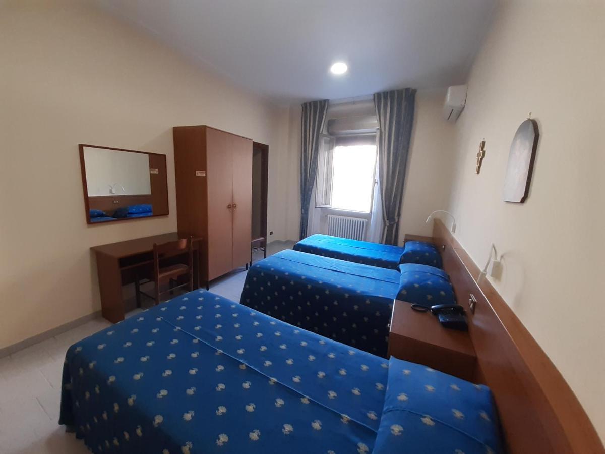 Bed and Breakfast Suore Concezioniste Missionarie - Carmen Salles Roma Экстерьер фото