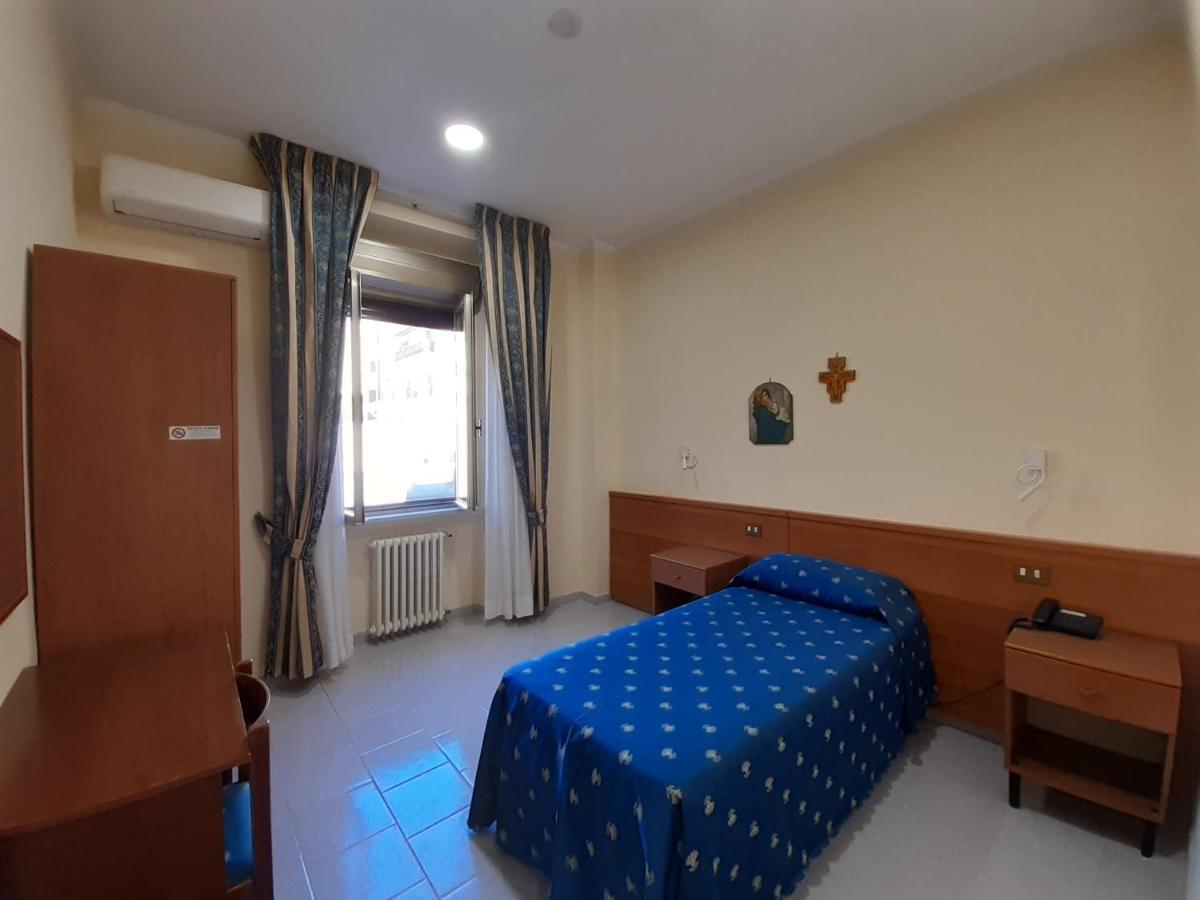 Bed and Breakfast Suore Concezioniste Missionarie - Carmen Salles Roma Экстерьер фото