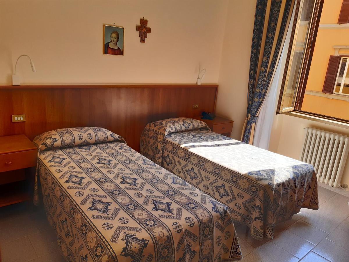 Bed and Breakfast Suore Concezioniste Missionarie - Carmen Salles Roma Экстерьер фото